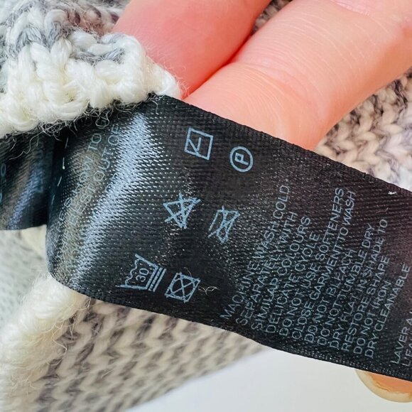 Icebreaker Merino wool turtle neck sweater, Gray/white, Size M D28 - Picture 12 of 13